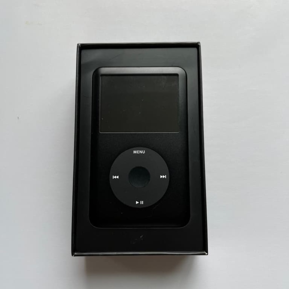 iPod Classic 6th gen 160gb black new - Picture 2 of 5